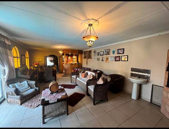 8 BEDROOM HOUSE FOR SALE IN DALPARK